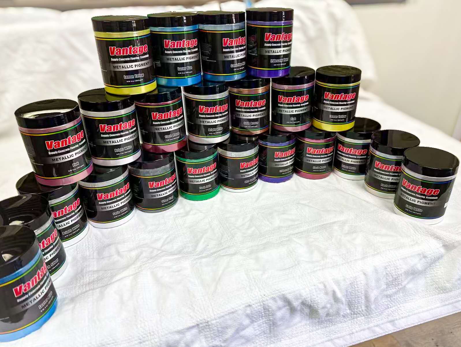 Metallic pigments stack